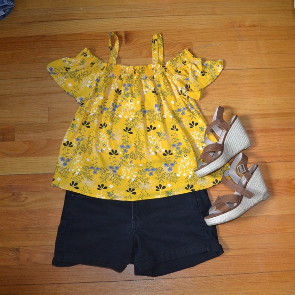 Sienna Sky Off The Shoulder Tank - Picture 1 of 4